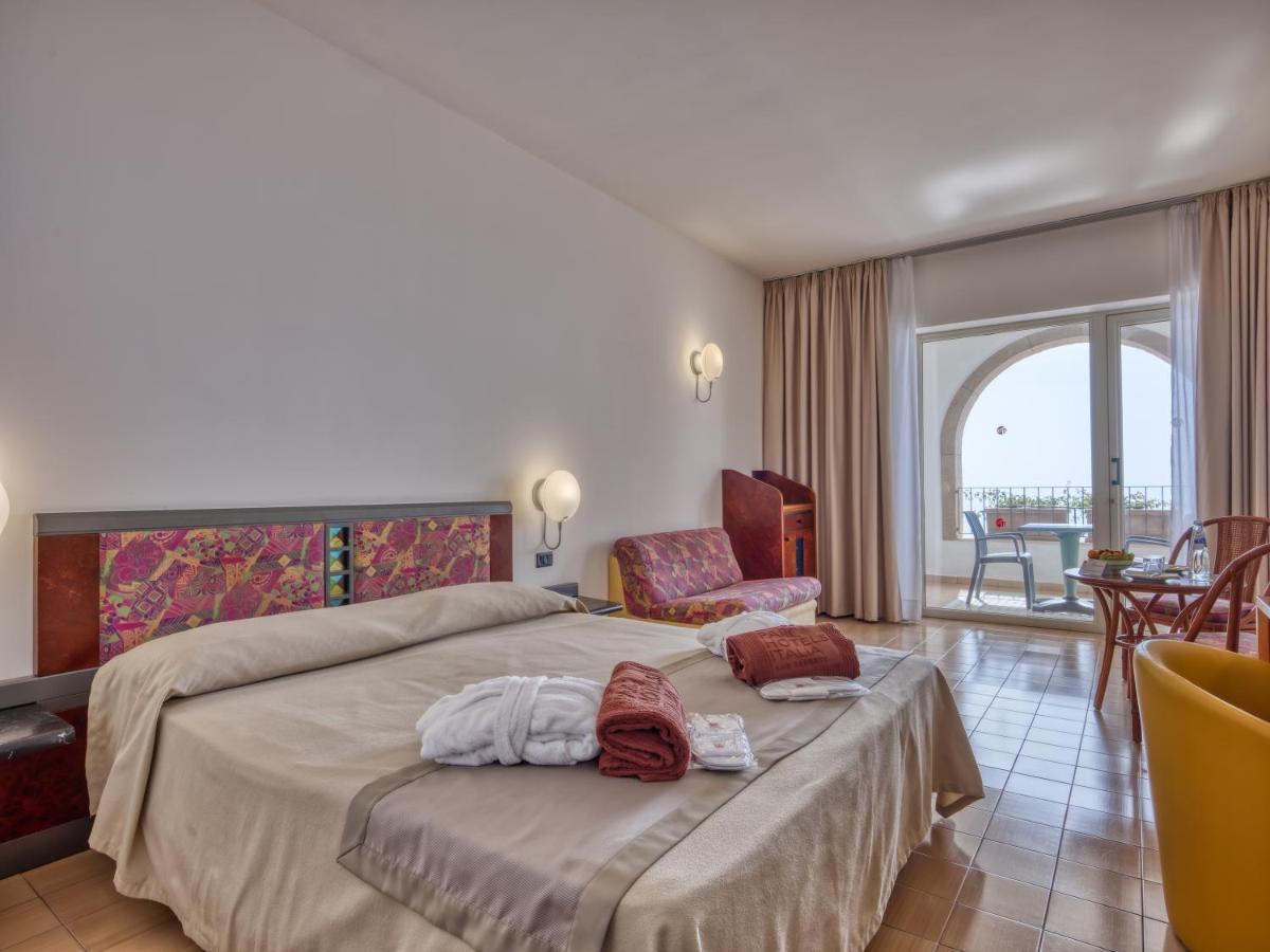 Hotel Olimpo Le Terrazze Letojanni Bagian luar foto