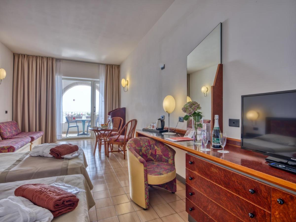 Hotel Olimpo Le Terrazze Letojanni Bagian luar foto