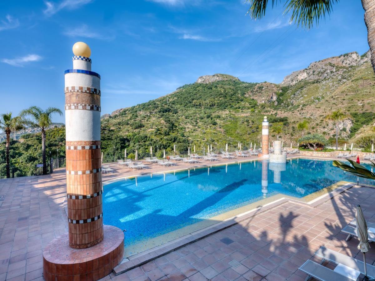 Hotel Olimpo Le Terrazze Letojanni Bagian luar foto