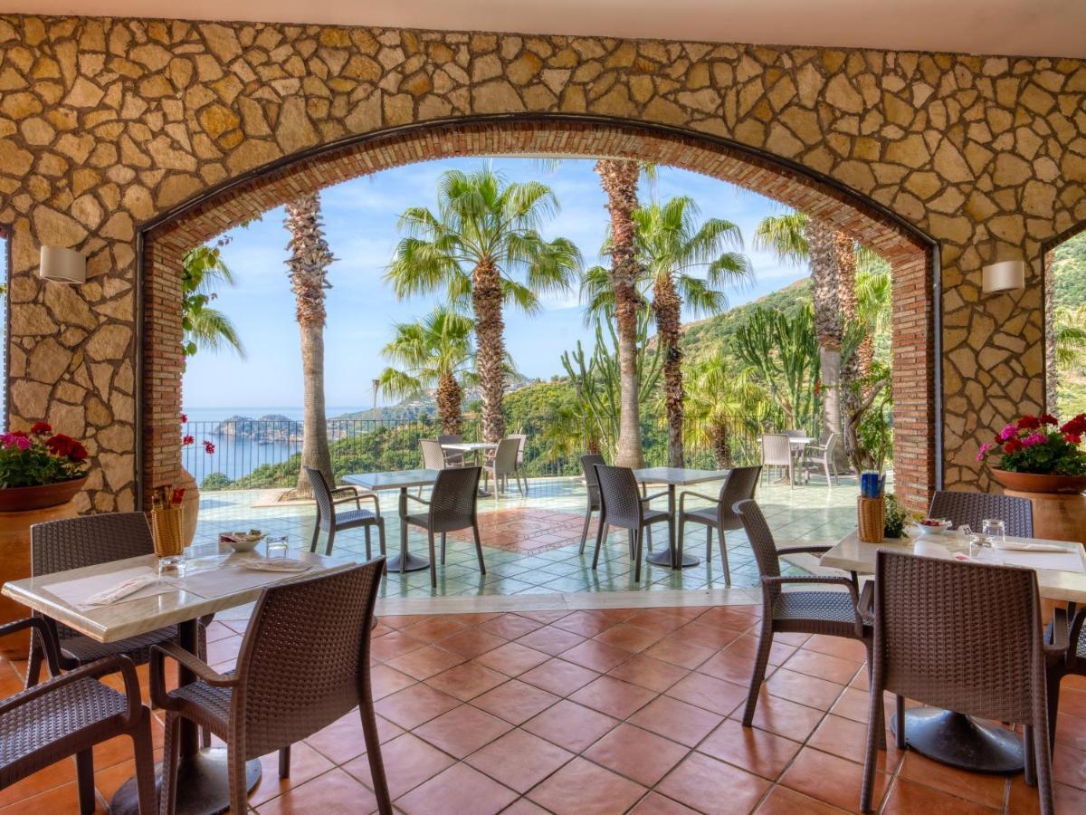 Hotel Olimpo Le Terrazze Letojanni Bagian luar foto