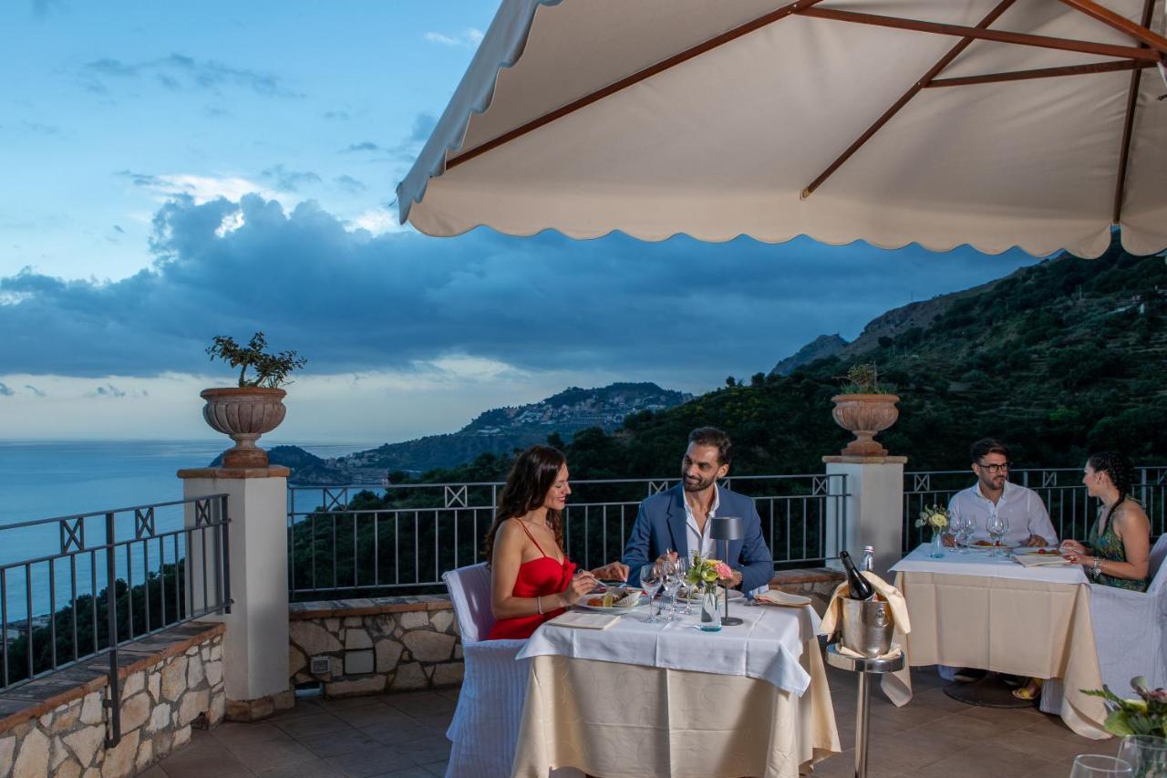 Hotel Olimpo Le Terrazze Letojanni Bagian luar foto