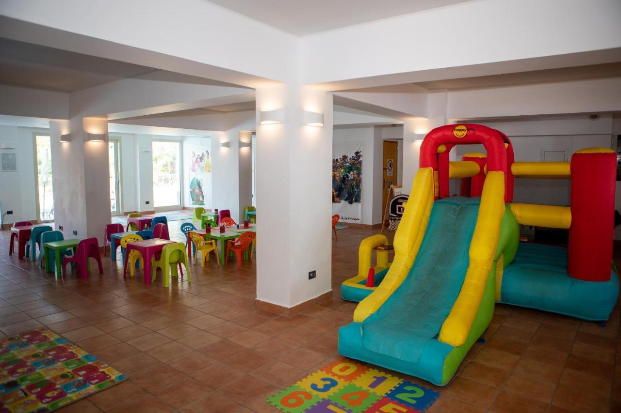 Hotel Olimpo Le Terrazze Letojanni Bagian luar foto