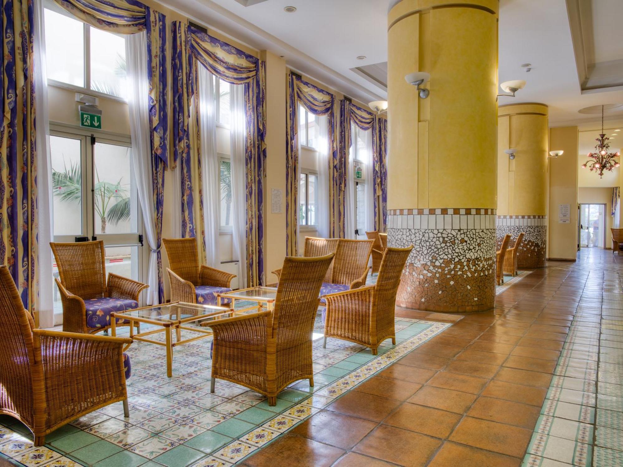 Hotel Olimpo Le Terrazze Letojanni Bagian luar foto