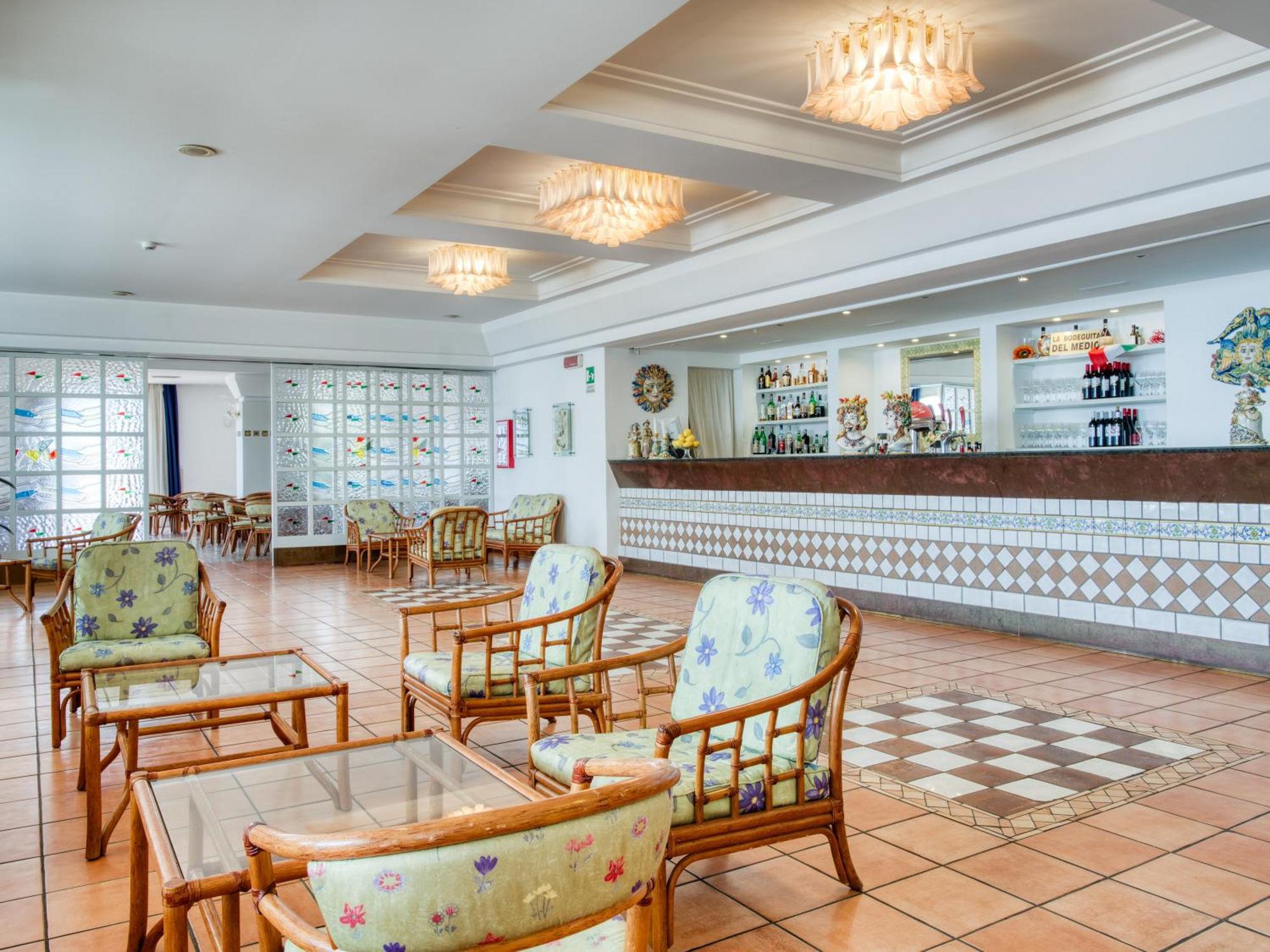 Hotel Olimpo Le Terrazze Letojanni Bagian luar foto